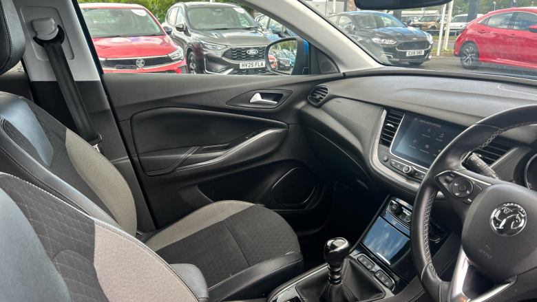 Vauxhall Grandland X 1.2 Turbo Tech Line Nav 5dr Petrol Hatchback